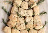 Yuletide Tree Dinner Rolls