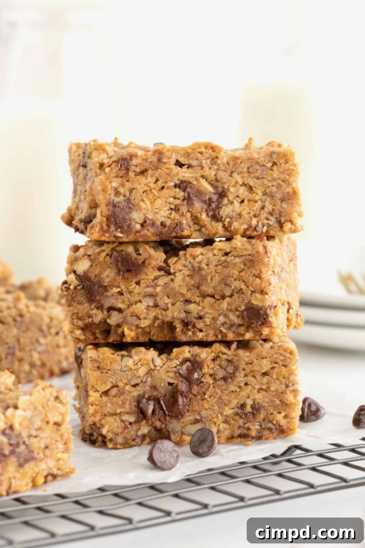 Homemade Chocolate Chip Granola Bars 1 featured 1554