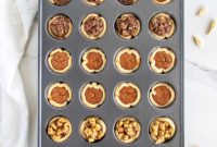 Easy One Pan Mini Thanksgiving Pie Trio