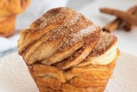 Golden Cinnamon Sugar Cruffins