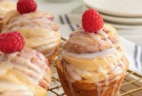 Raspberry Cheesecake Cruffins