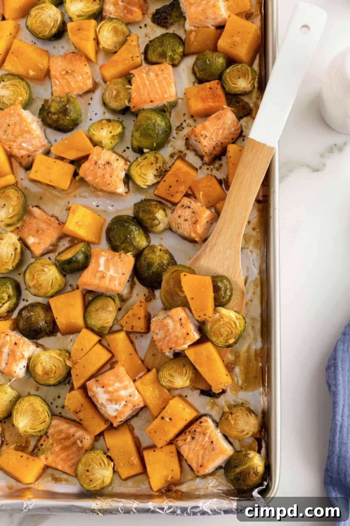 One Pan Salmon Bites with Roasted Vegetables 1 featured 27195