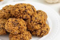 Warm Spiced Pumpkin Oatmeal Chocolate Chip Cookies