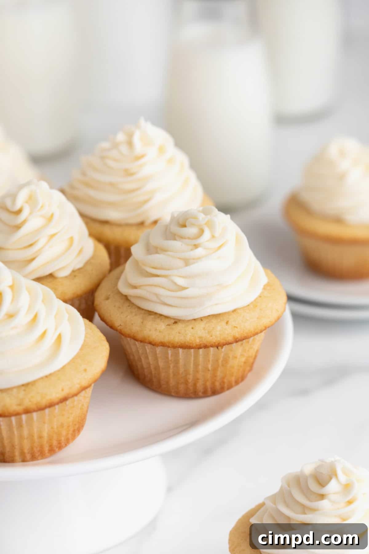 The Perfect Classic Vanilla Cupcake 1 featured 36334