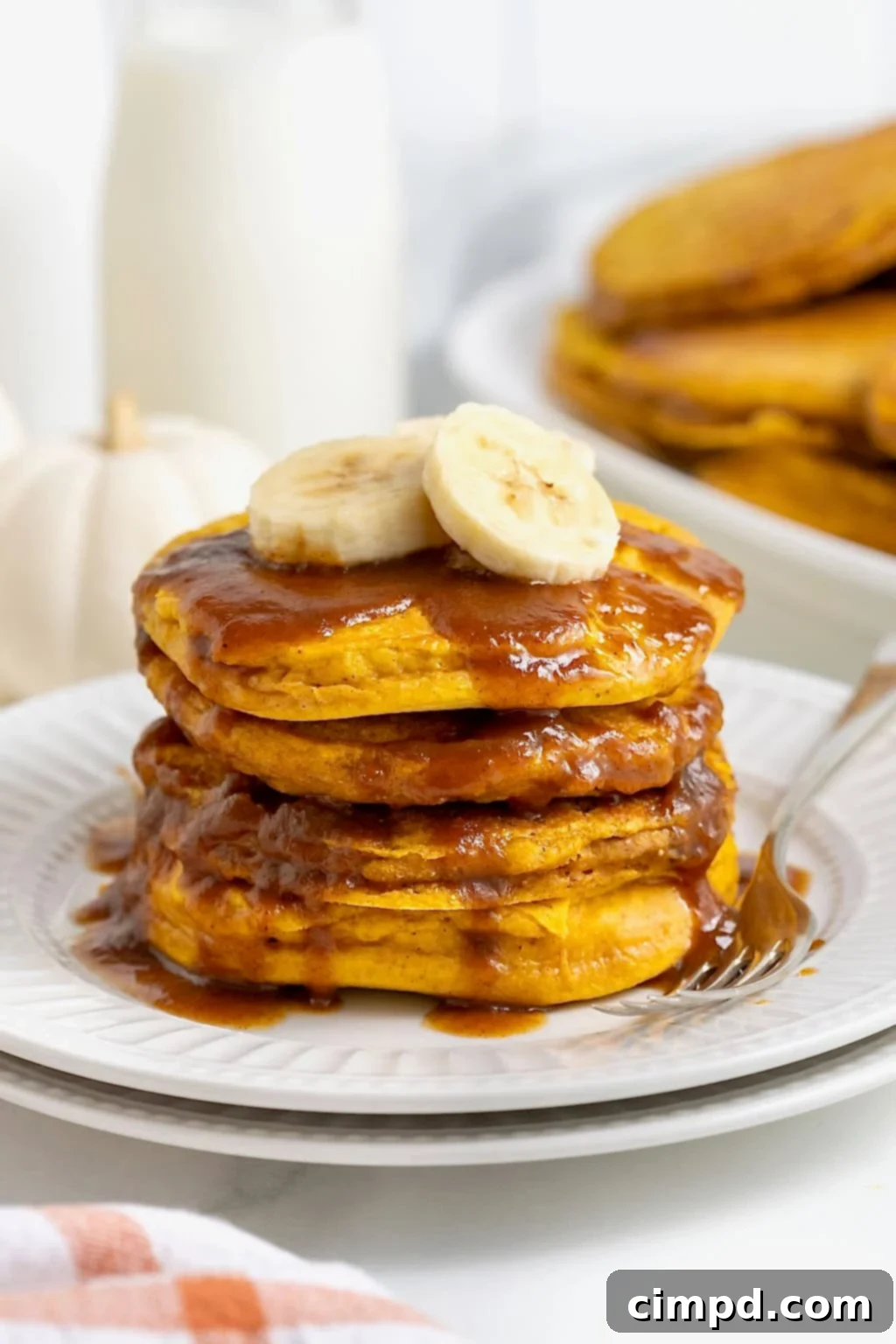 Autumn Pumpkin Banana Pancakes with Pumpkin Spice Drizzle 1 featured 852
