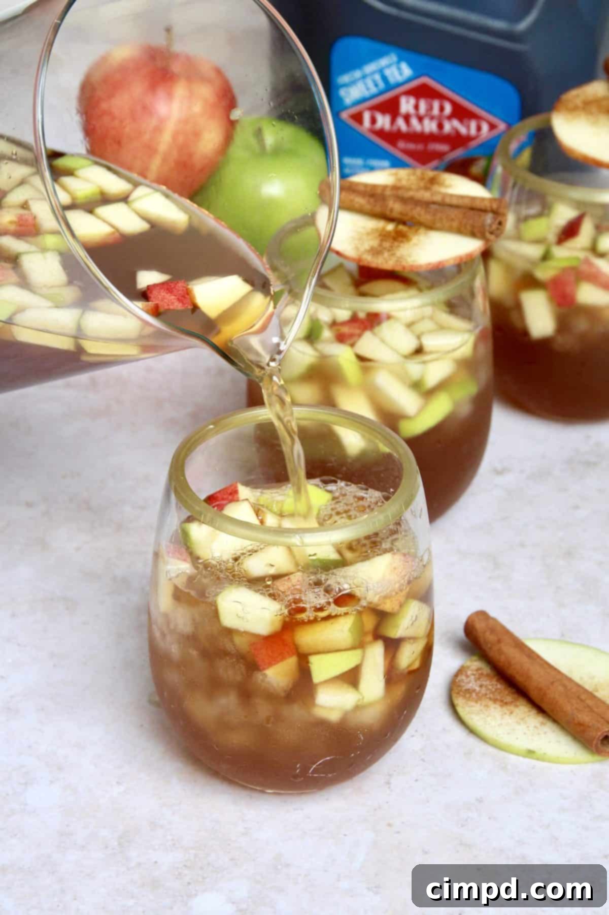 Cinnamon Apple Iced Sweet Tea
