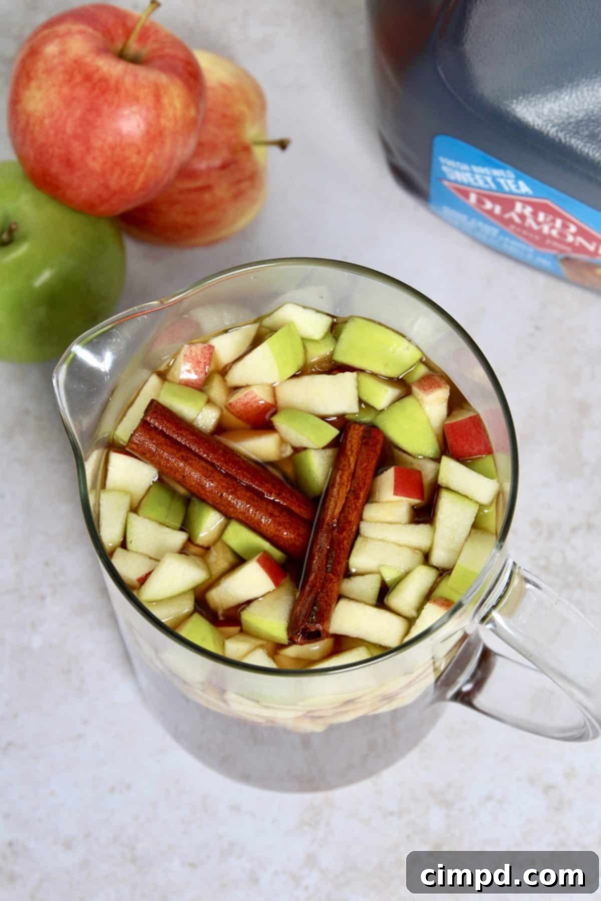 Cinnamon Apple Iced Sweet Tea