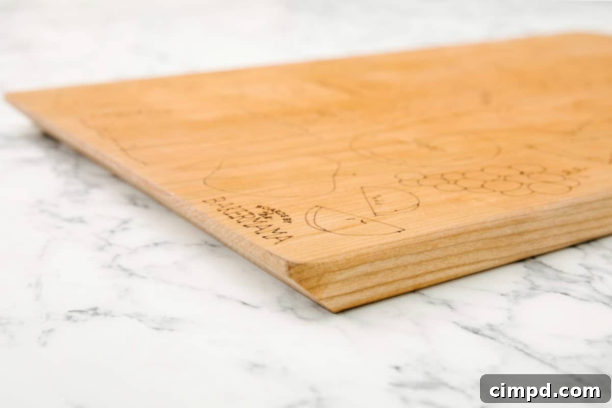 The Bakermama's Signature Board displayed empty, highlighting the quality of the wood and the engraved guide.