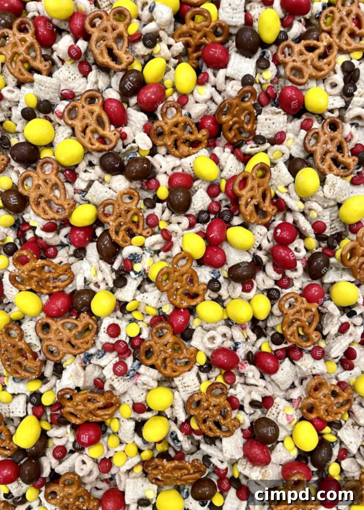 Pan of Mickey Mouse Lovers Snack Mix by The BakerMama