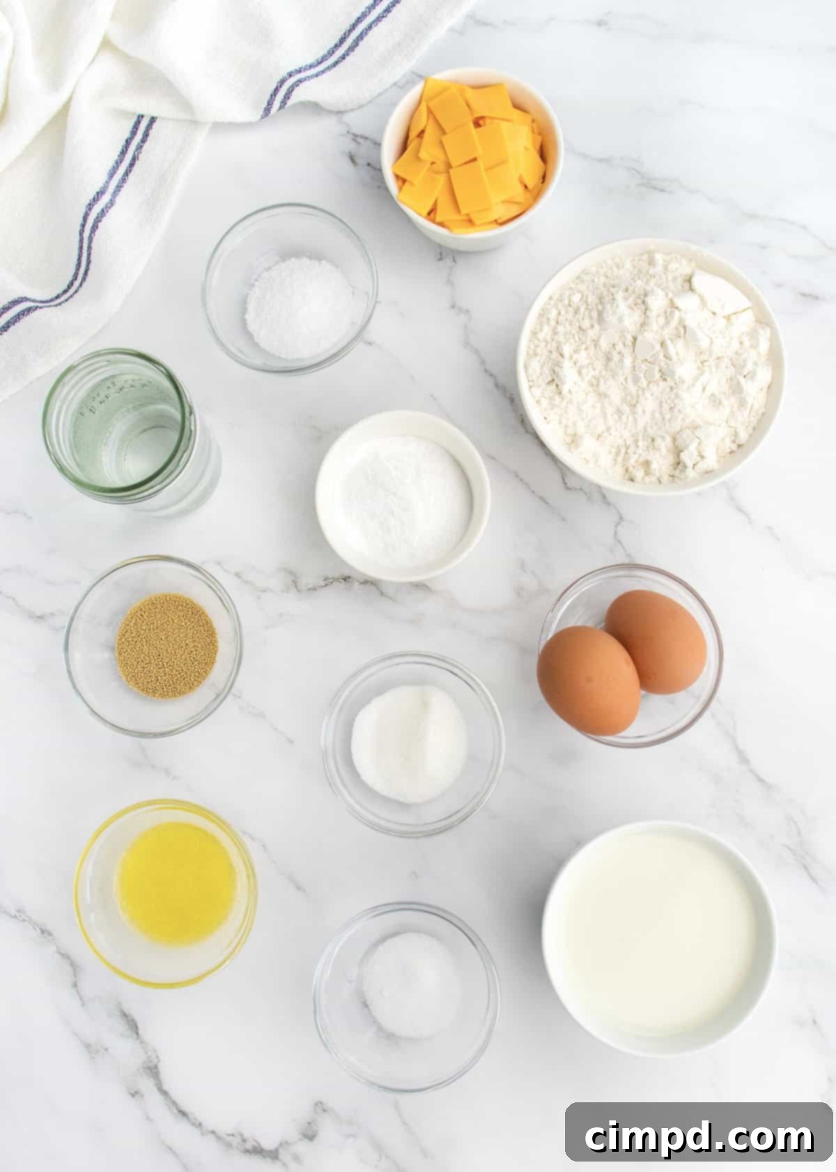 Warm Pretzel Bites & Gooey Cheese Dip 5 Soft Pretzel Bites with Cheese Sauce by The BakerMama