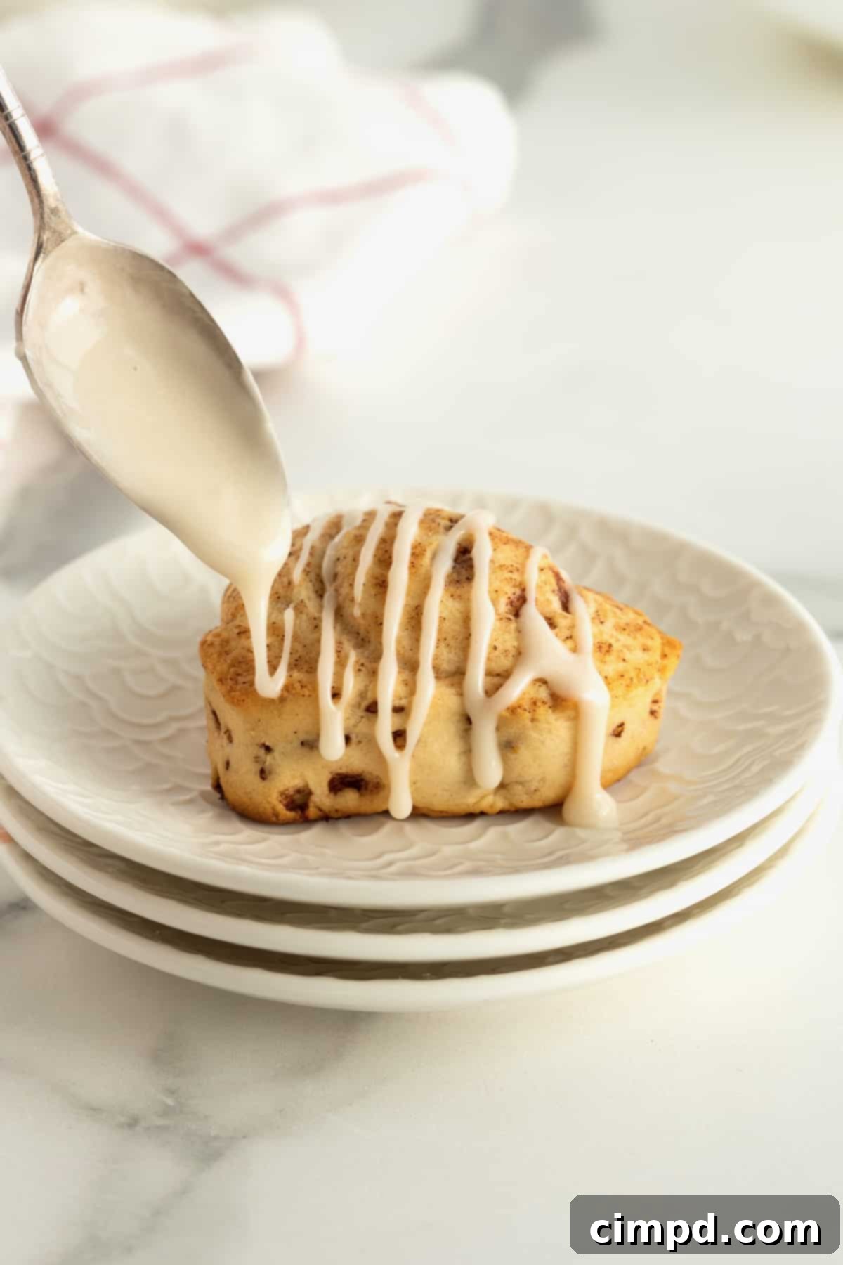 How to Make a Simple Icing by The BakerMama - Perfect Drizzly Glaze