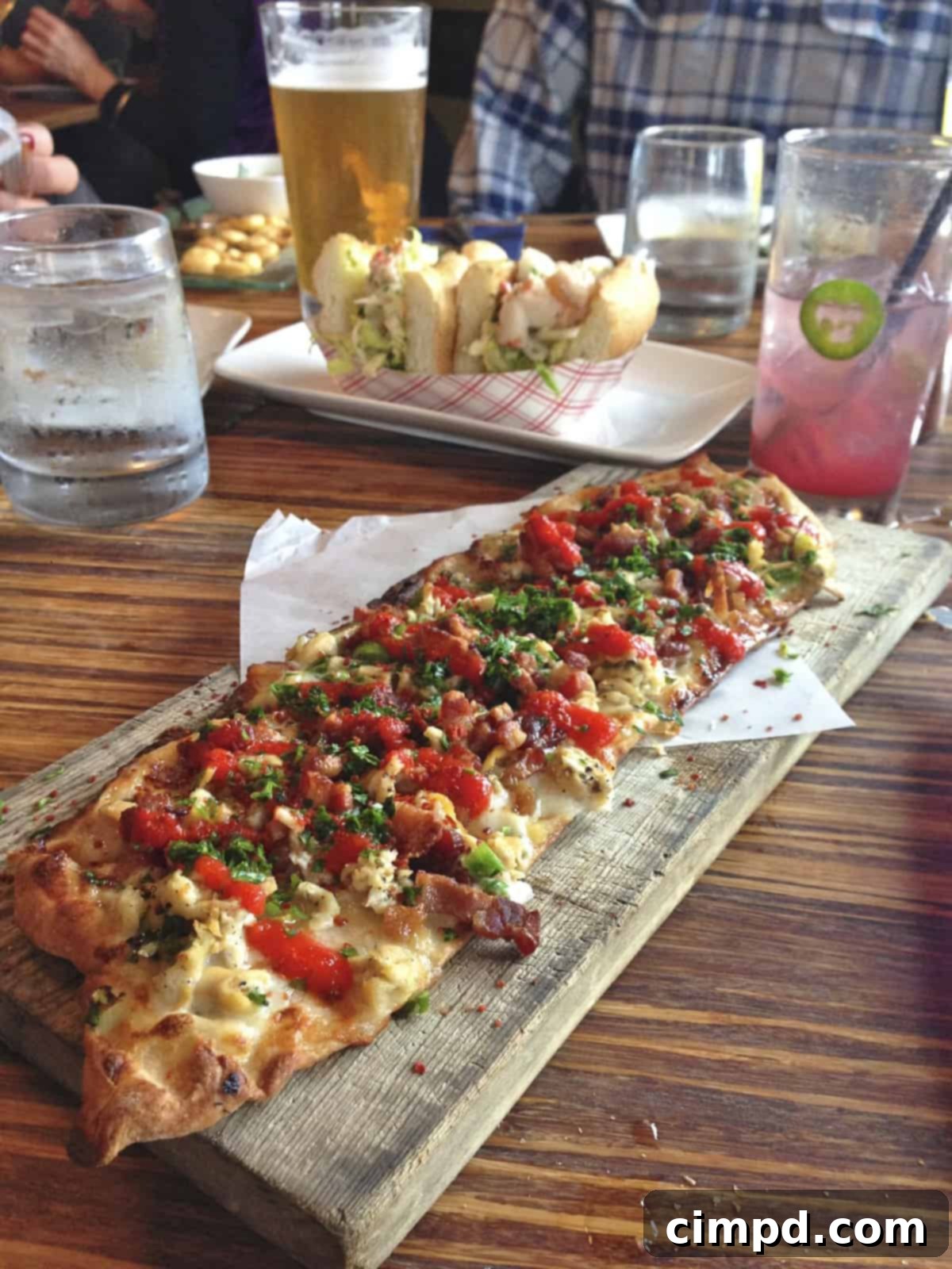 Willi's Seafood Healdsburg - Clam & Garlic Flatbread