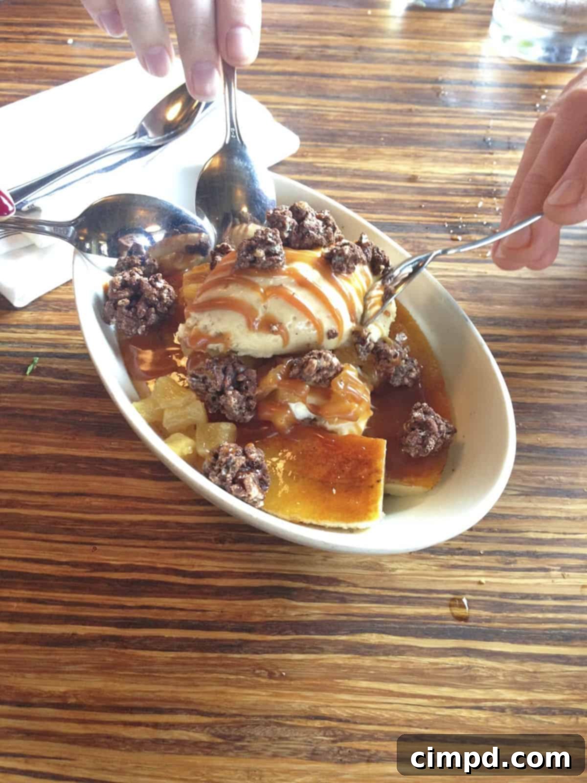 Willi's Seafood Healdsburg - Caramelized Banana Split Dessert