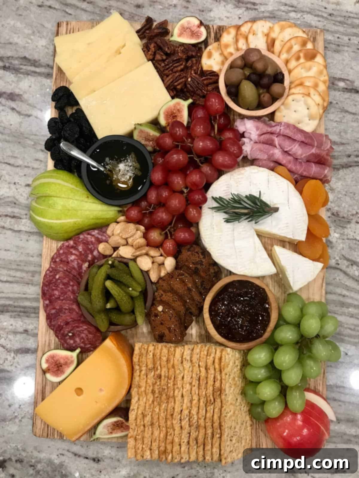 How to Build a Beautiful Cheese and Charcuterie Board with The BakerMama