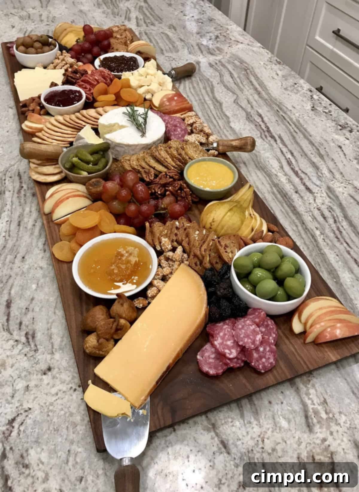 How to Build a Beautiful Cheese and Charcuterie Board with The BakerMama